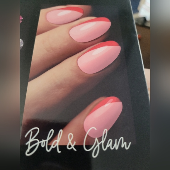 LA Colors NIB. Set of 10 Limited Edition nail colors. - Picture 5 of 8